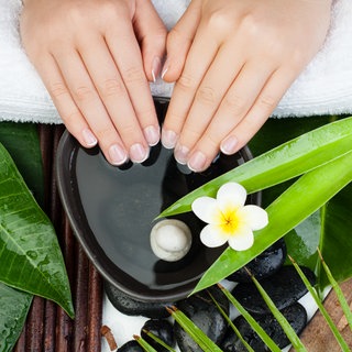 Hände und Nägel - so geht die richtige Pflege für schöne Hände