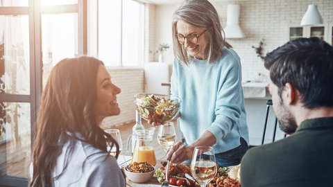 Familie beim Abendessen