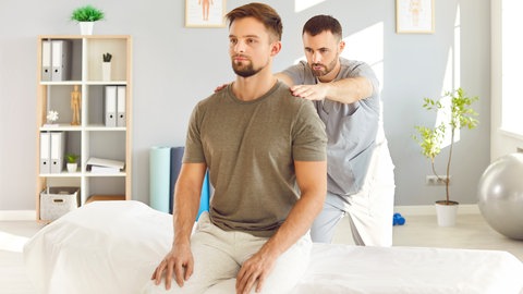 Vielen unbekannt: Jeder fünfte Mann erleidet im Lauf seines Lebens einen osteoporotischen Knochenbruch.