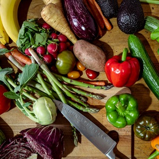 Eine Ernährung mit Gemüse kann zur Gesundheit beitragen.