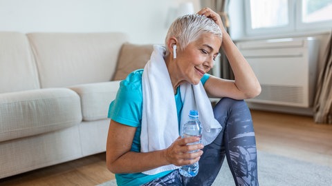 Frau beim Trainieren