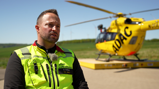 Notfallsanitäter Daniel Anthes ist beim Rettungshubschrauber für Technik und Medizin zuständig.