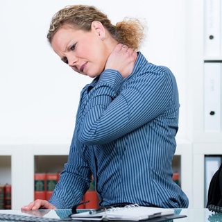 Das hilft bei Nackenschmerzen