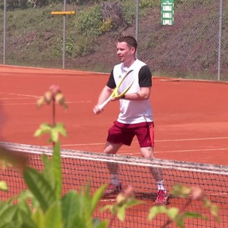 Tennisspieler Pascal Kobia auf dem Feld