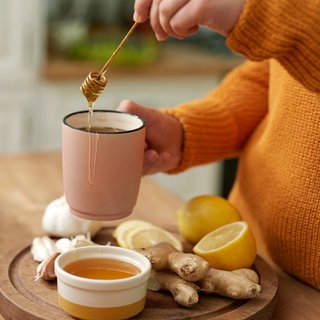 So wirksam sind Kräuter und Co. bei Erkältungen