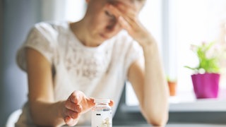 Viele Menschen greifen häufig zu Schmerzmitteln.