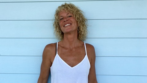 Anna von Boetticher lacht in die Kamera