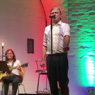 Entertainer Alexis Bug