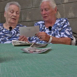 Die Zwillinge Marga und Ursel Siefen feiern ihren 90. Geburtstag