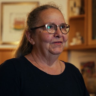 Rosa Bertsch arbeitet auf Burg Guttenberg