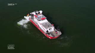 Feuerlöschboot auf dem Rhein