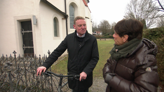 Sonja Faber-Schrecklein mit Pfarrer Julian