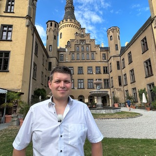 Benedikt Feltens wohnt aus Schloss Arenfels