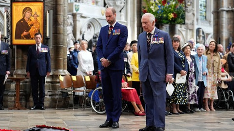 König Charles und Prinz William bei einem Gottesdienst am "Tag des Sieges in Europa".