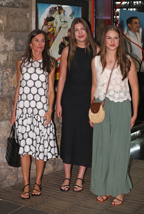 Königin Letizia, Prinzessin Leonor und Prinzessin Sofia waren im Palma de Mallorca im Kino.