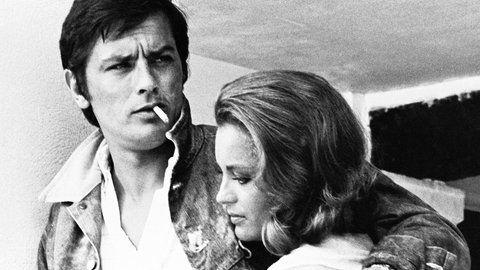Schwarz-weiß Foto von Alain Delon und Romy Schneider