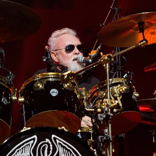 Schlagzeuger Roger Taylor von Queen 2023 in Chicago | 1949: Die Generation der großen Stars - Diese Stars werden dieses Jahr 75