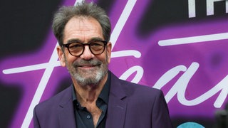 Sänger Huey Lewis | Huey Lewis wird 75 – zum Geburtstag Angeln mit Sohn Austin