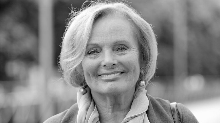 2. Juni: die Schauspielerin Ruth Maria Kubitschek ist im Alter von 92 Jahren verstorben.