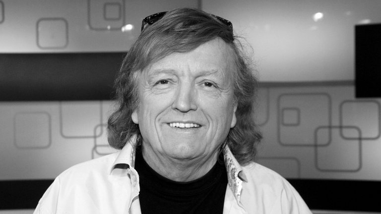 Der deutsche Popmusik-Produzent Frank Farian ist im Alter von 82 gestorben