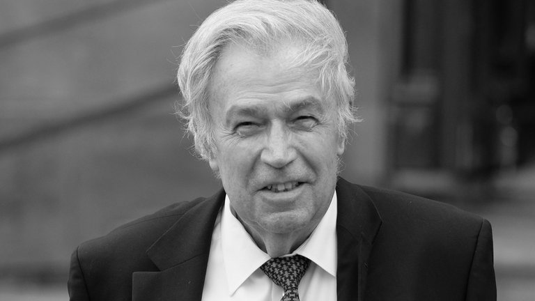 15. August: In den 70er und 80erJahren gehörte Rainer Holbe zu den bekanntesten Hörfunk- und Fernsehmoderatoren ("Starparade", ZDF). Jetzt ist er im Alter von 85 Jahren in Frankfurt am Main gestorben.