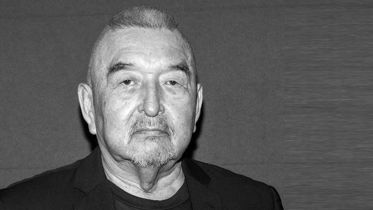 2. September: Der Schauspieler Graham Greene ist im Alter von 73 Jahren gestorben. Berühmt wurde er durch seine Rolle des Schamanen im Film "Der mit dem Wolf tanzt", für die er auch für den Oscar als bester Nebendarsteller nominiert wurde. Greene gehörte dem Volk der Oneida an und war einer der ersten indigenen Schauspieler mit größerer Sichtbarkeit in Hollywood. Zuletzt spielte er unter anderem in der Serie "The Last Of Us" mit.