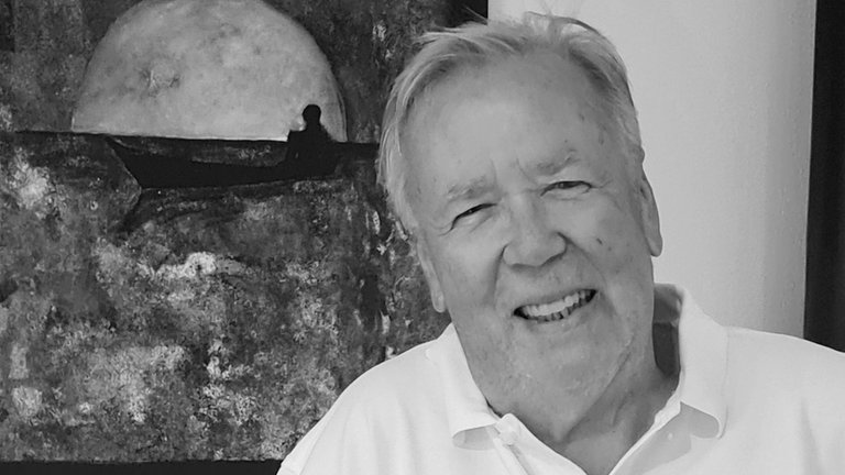 6. Juli: Der Radio- und Fernsehmoderator Frank Laufenberg ist im Alter von 80 Jahren nach kurzer schwerer Krankheit verstorben. Anfang der 70er-Jahr kam Laufenberg zum Radio und gehörte zu den Gründervätern des Pop-Senders SWF3 in Baden-Baden. Im Fernsehen war er als Moderator von Live-Shows wie "Ohne Filter", "Frank und frei" sowie "WWF-Club" zu sehen.