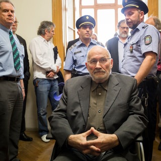 Der mehrfach verurteilte Rechtsextremist und Holocaust-Leugner Horst Mahler, zuletzt wegen Volksverhetzung angeklagt vor dem Landgericht Potsdam.