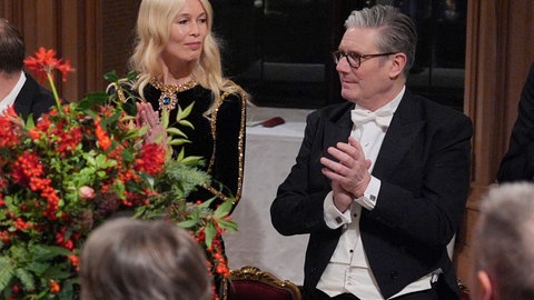 Claudia Schiffer und Premierminister Keir Starmer beim Staatsbankett auf Schloss Windsor.