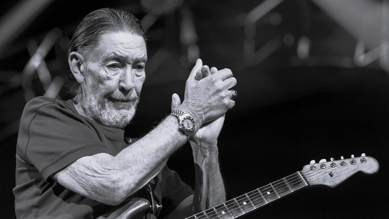 22. Dezember: "Driving Home For Christmas"-Sänger Chris Rea ist im Alter von 74 Jahren verstorben.