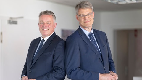 Die Schnieder-Brüder in der Politik: Gordon Schnieder ist der neue Ministerpräsident in Rheinland-Pfalz und sein Bruder Patrick ist der amtierende Bundesverkehrsminister. Carsten Schnieder ist Arzt in Daun.