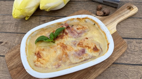 Überbackener Chicorée mit Schinken