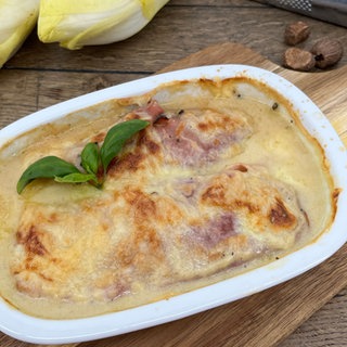 Überbackener Chicorée mit Schinken