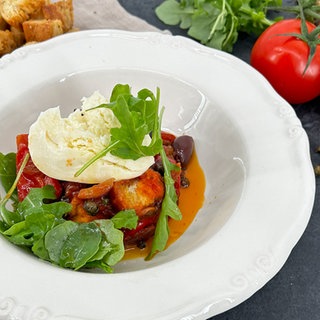 Rezept: Brotsalat mit Mozzarella und Kapern