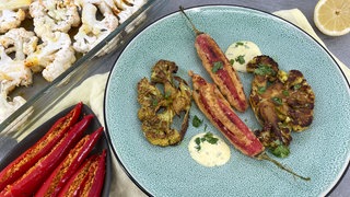 Gebratener Blumenkohl mit frittierten Chilis