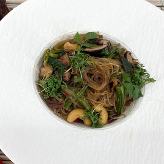 Gebratenes Gemüse Asia Style mit Glasnudeln