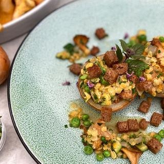 Gefüllte Ofenzwiebeln mit Pfifferlingen