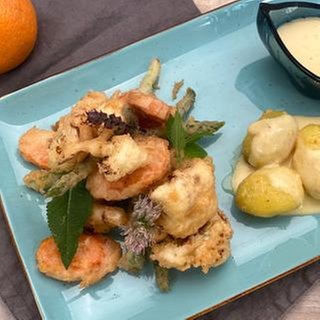 Gemüse im Tempurateig mit Sauce Maltaise