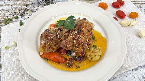 Ofenhähnchen mit Sesam und Gemüse