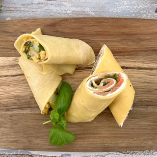 Pfannkuchen-Wraps mit zweierlei Füllung
