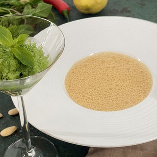 Spitzkohlsuppe mit Paprika