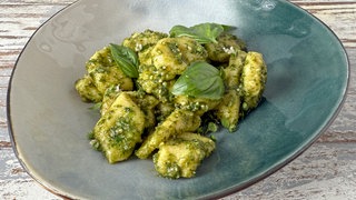 Gnocchi mit Basilikumpesto
