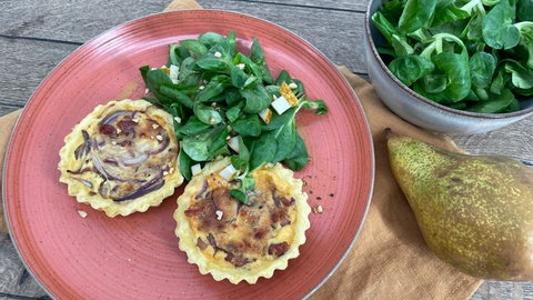 Kartoffel-Tarte mit Zwiebeln und Speck