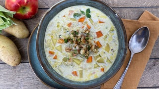 Kartoffelsuppe mit Apfel-Topping