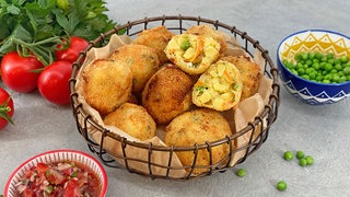 Knöpfle-Knödel mit Tomatensalsa