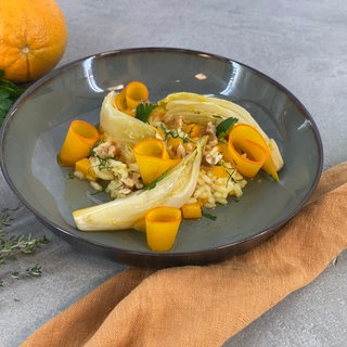 Kürbis-Risotto mit Orangen-Chicorée 