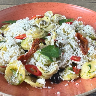 Orecchiette mit Brokkoli und gesalzenem Ricotta