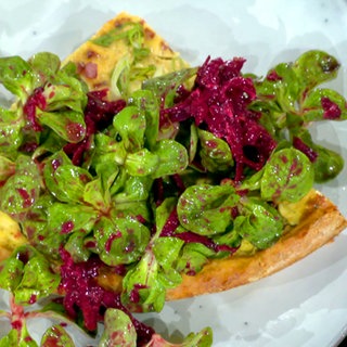 Schmand-Wähe mit Feldsalat