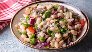 Salat mit weißen Bohnen
