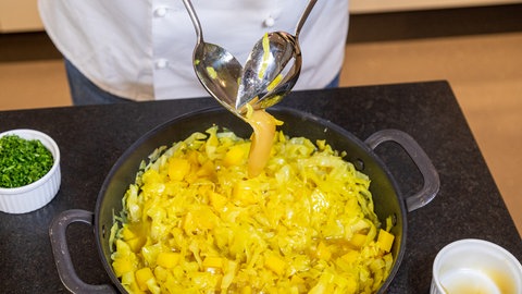 Rezept: Schritt für Schritt zur Kohl-Kartoffel-Pfanne